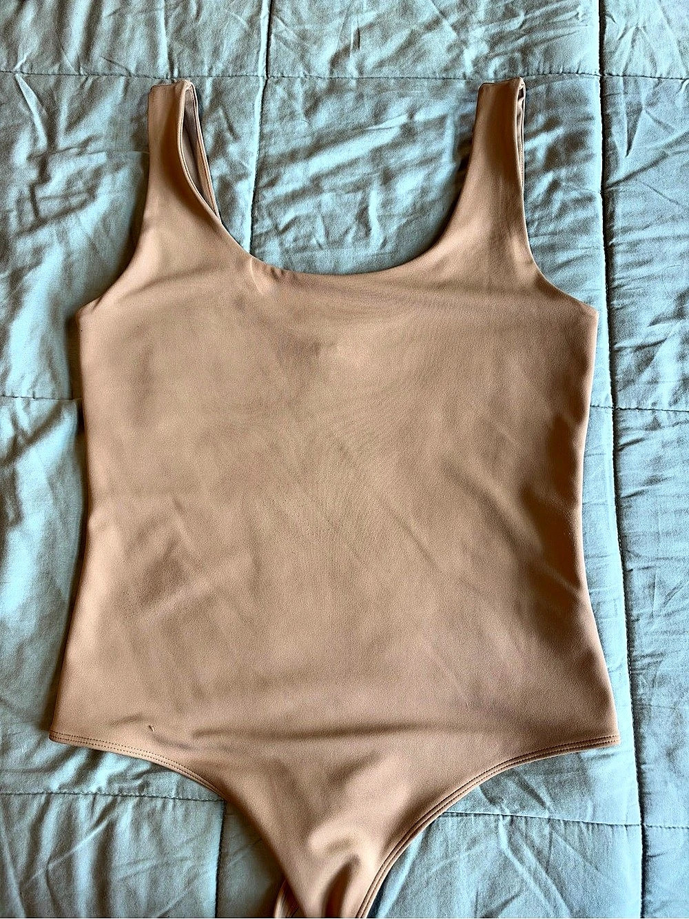 EXPRESS- Body Contour Scoop Neck Bodysuit